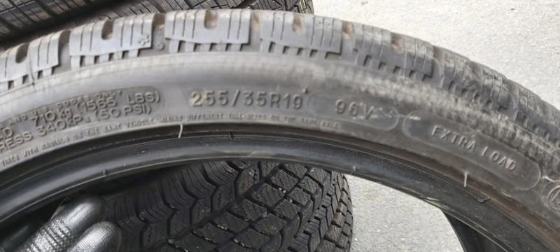 Гуми Зимни 255/35R19, снимка 8 - Гуми и джанти - 32572159