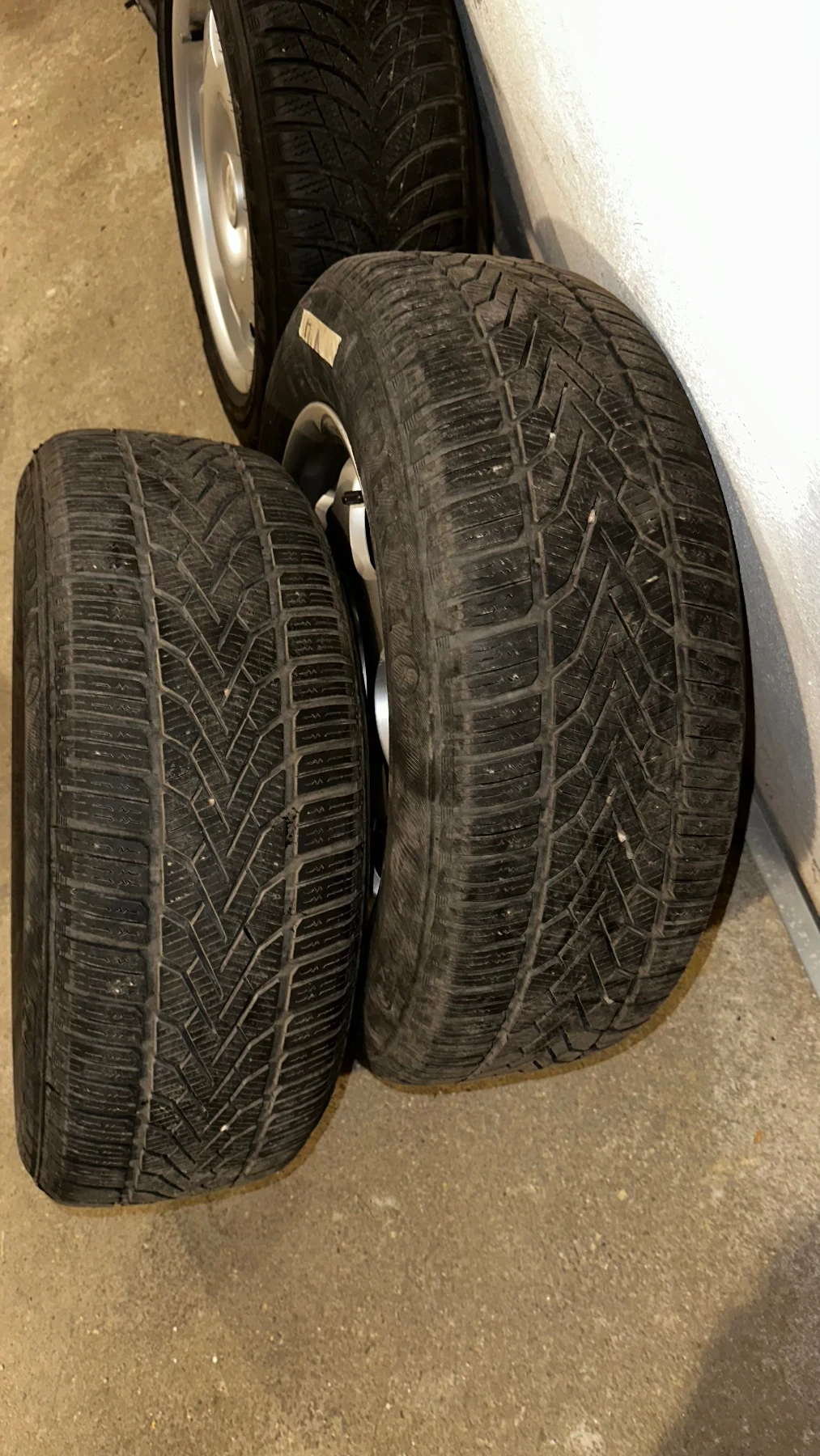    205/55R16  Mercedes-Benz E 220 | Mobile.bg   3