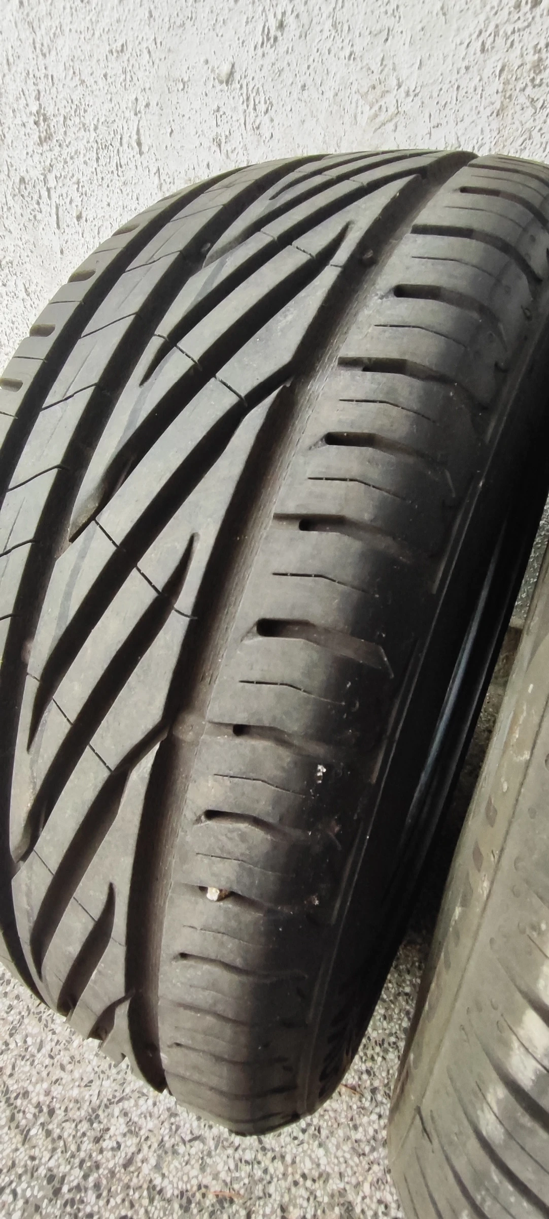 Гуми Летни 215/50R17, снимка 2 - Гуми и джанти - 54583123