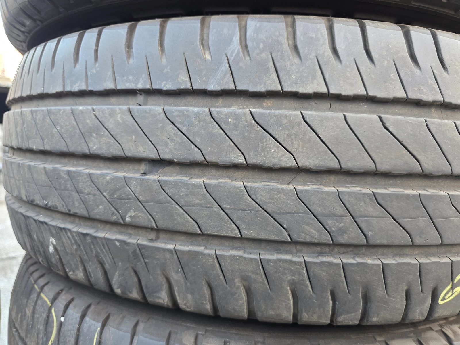 Гуми Летни 235/65R16, снимка 5 - Гуми и джанти - 56735393