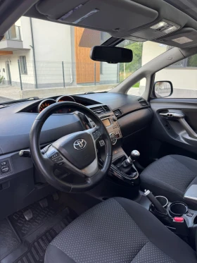 Toyota Verso 2.0 D4D/Панорама Подгрев/ Keyless, снимка 15