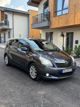 Toyota Verso 2.0 D4D/Панорама Подгрев/ Keyless, снимка 2