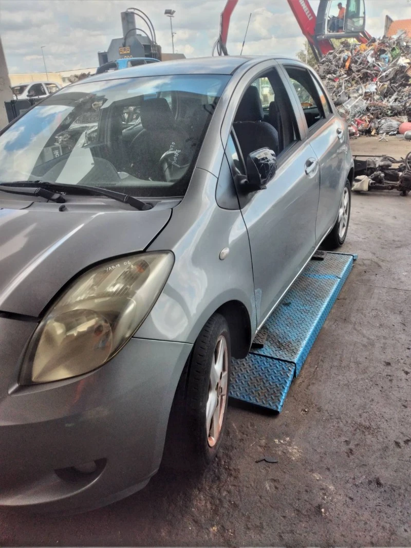 Toyota Yaris 1.4 4d4/1.33/1.0, снимка 13 - Автомобили и джипове - 47071251