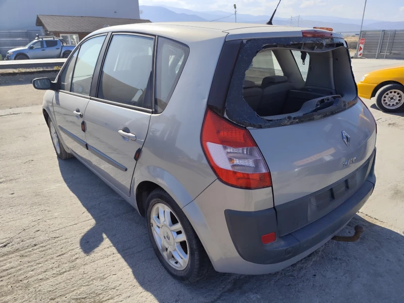 Renault Megane 1.6, снимка 3 - Автомобили и джипове - 47799821