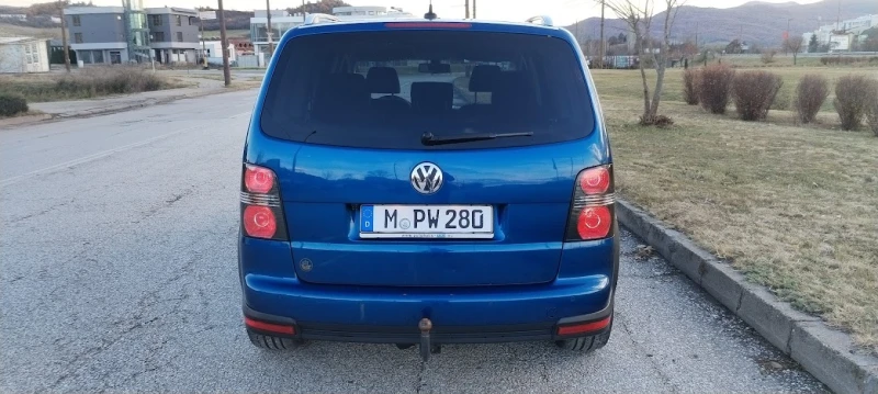 VW Touran 2.0 TDI CROSS DSG Face Lift, снимка 5 - Автомобили и джипове - 48062266