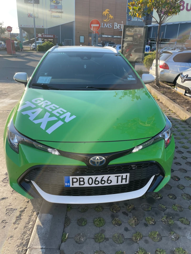 Toyota Corolla 2.0 Hybrid + GAS, снимка 2 - Автомобили и джипове - 48828642