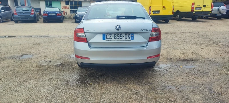 Skoda Octavia, снимка 11 - Автомобили и джипове - 52530312