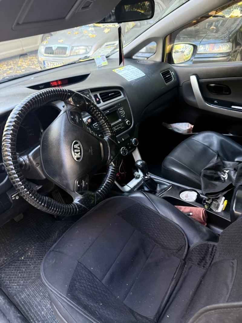 Kia Ceed 1.4, снимка 3 - Автомобили и джипове - 52237778