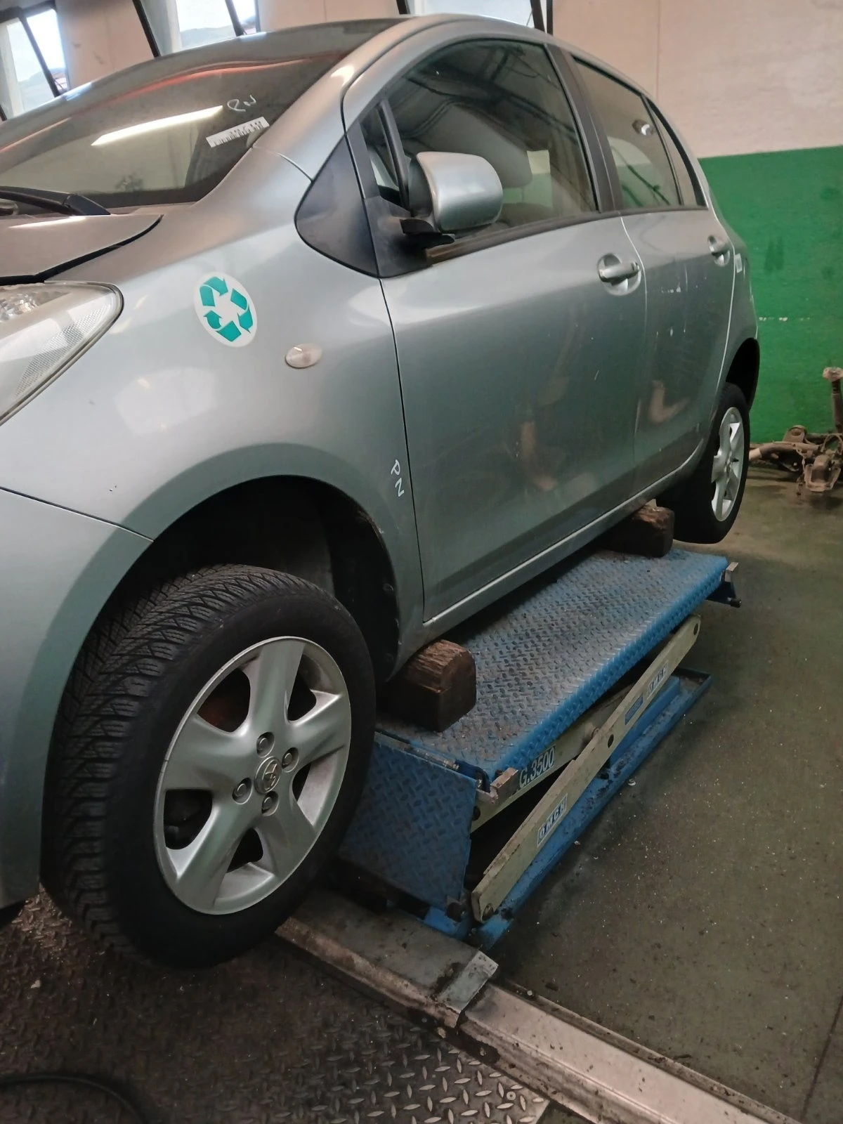 Toyota Yaris 1.4 4d4/1.33/1.0 | Mobile.bg   12