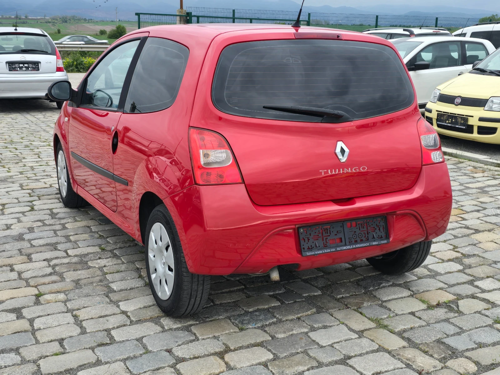 Renault Twingo 1.2i 75кс КЛИМАТИК ЕВРО 4 - изображение 8