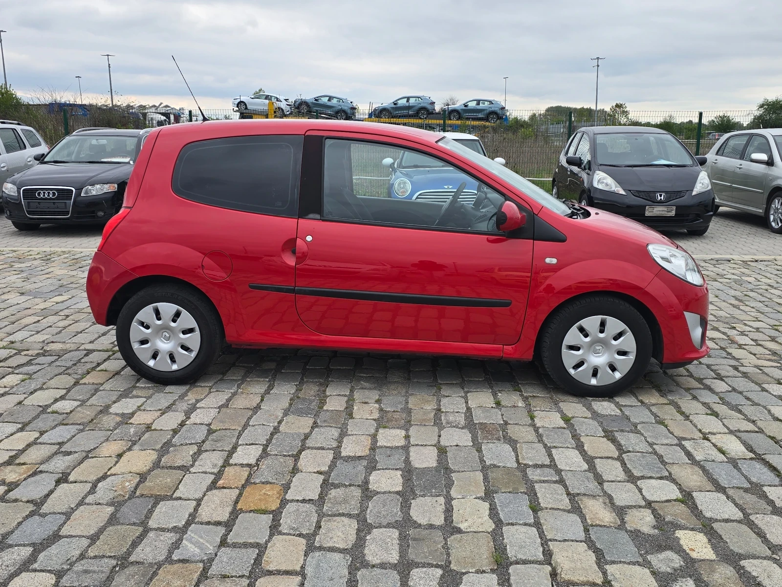 Renault Twingo 1.2i 75кс КЛИМАТИК ЕВРО 4 - изображение 5