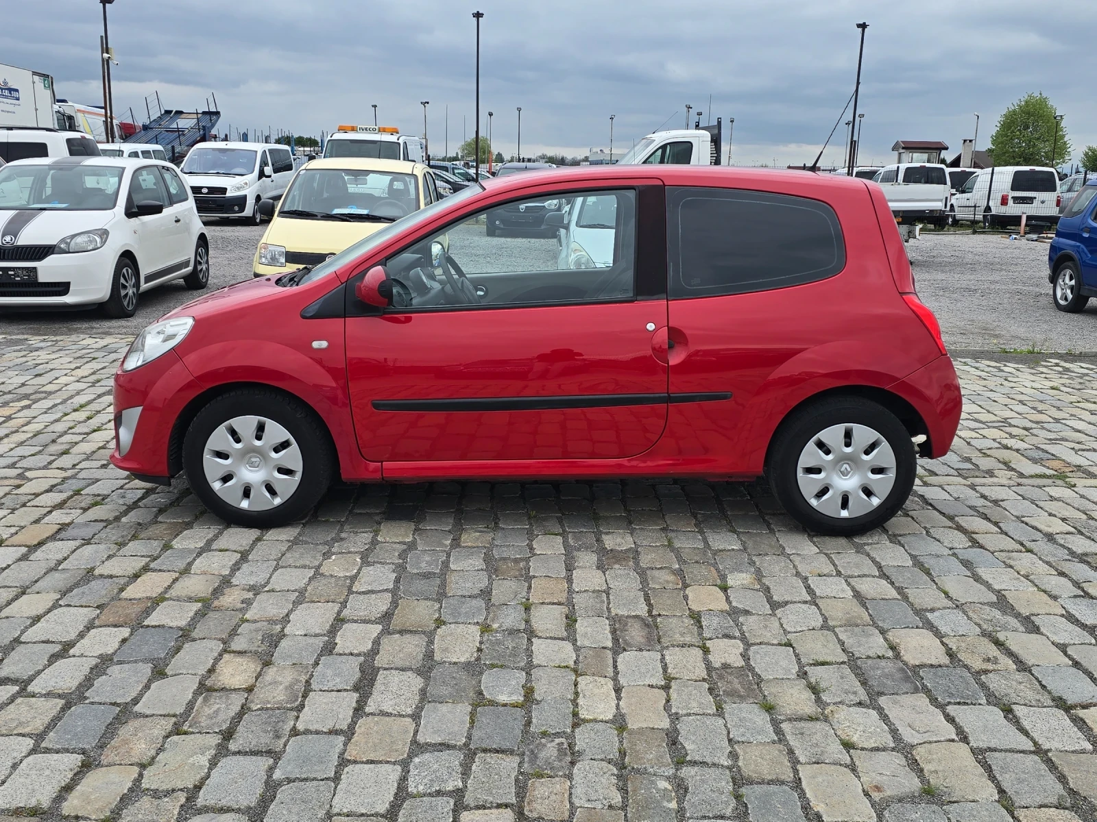 Renault Twingo 1.2i 75кс КЛИМАТИК ЕВРО 4 - изображение 4