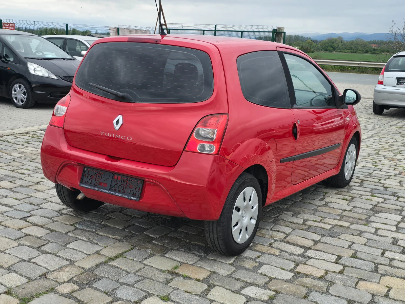 Renault Twingo 1.2i 75кс КЛИМАТИК ЕВРО 4 - изображение 6
