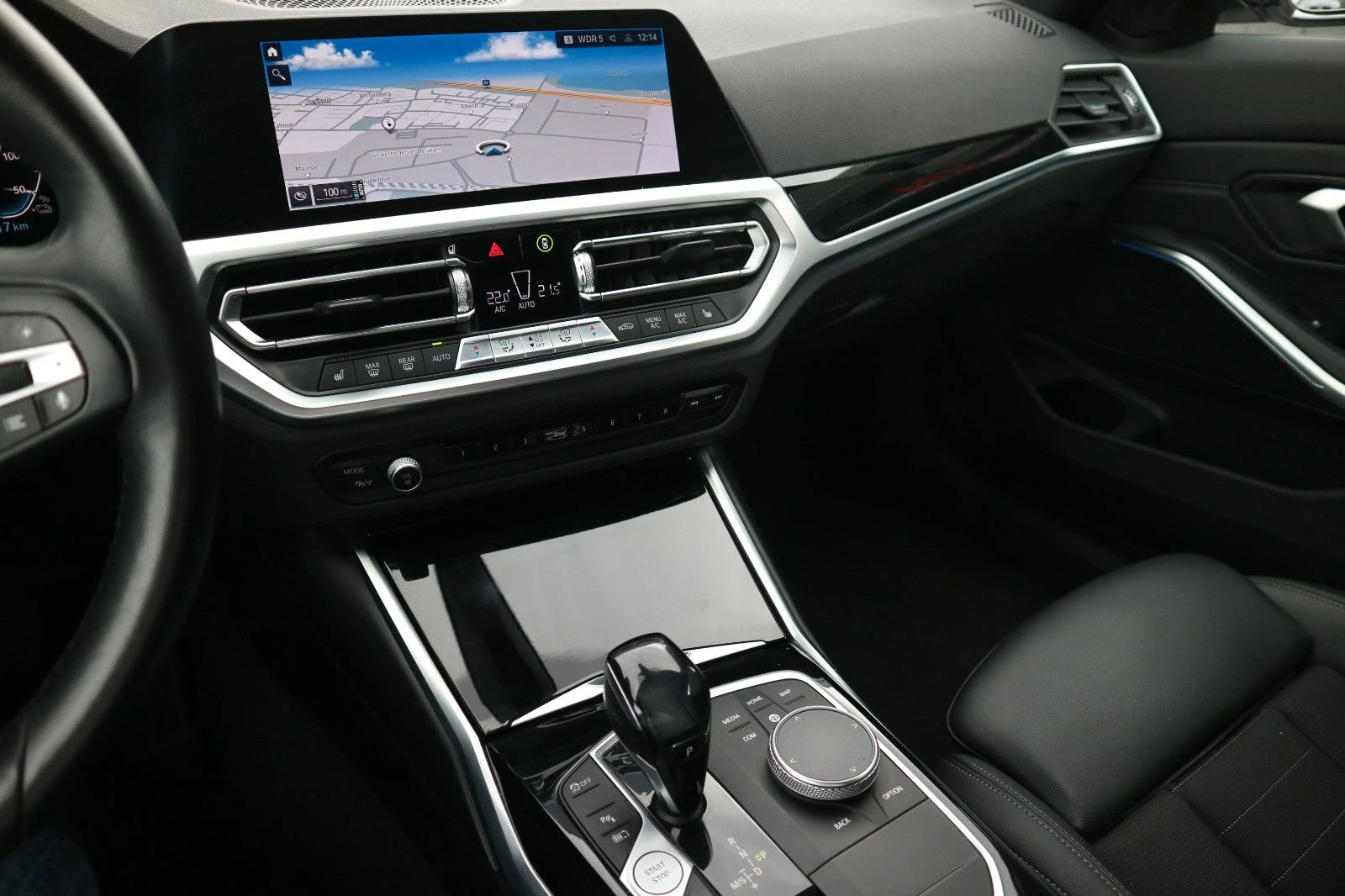 BMW 330 e/TOURING/SPORT-LINE/184HP/HEAD-UP/360/NAVI/E187 | Mobile.bg   12