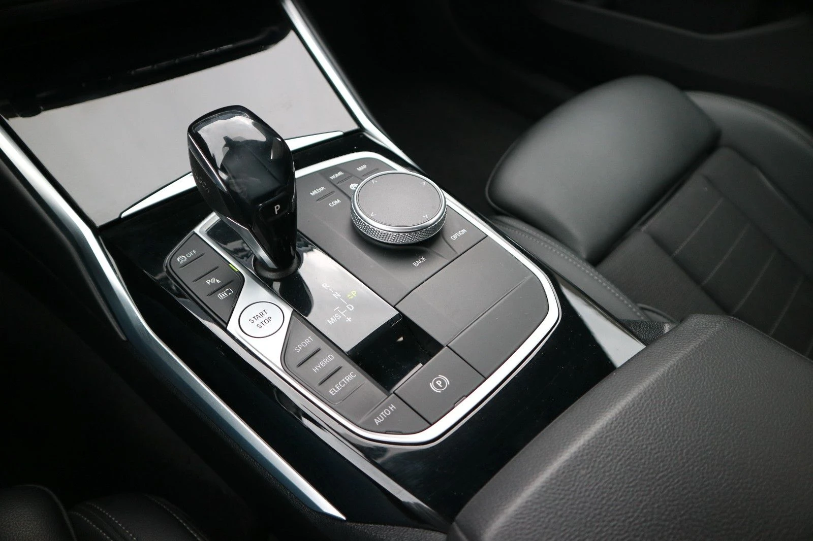 BMW 330 e/TOURING/SPORT-LINE/184HP/HEAD-UP/360/NAVI/E187 | Mobile.bg   14