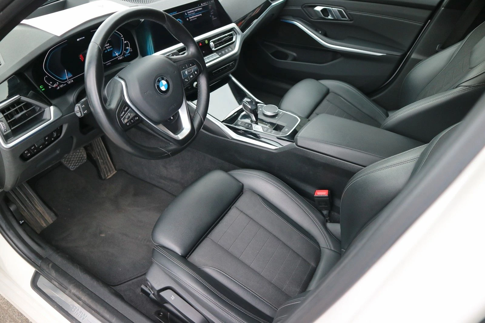 BMW 330 e/TOURING/SPORT-LINE/184HP/HEAD-UP/360/NAVI/E187 - изображение 7