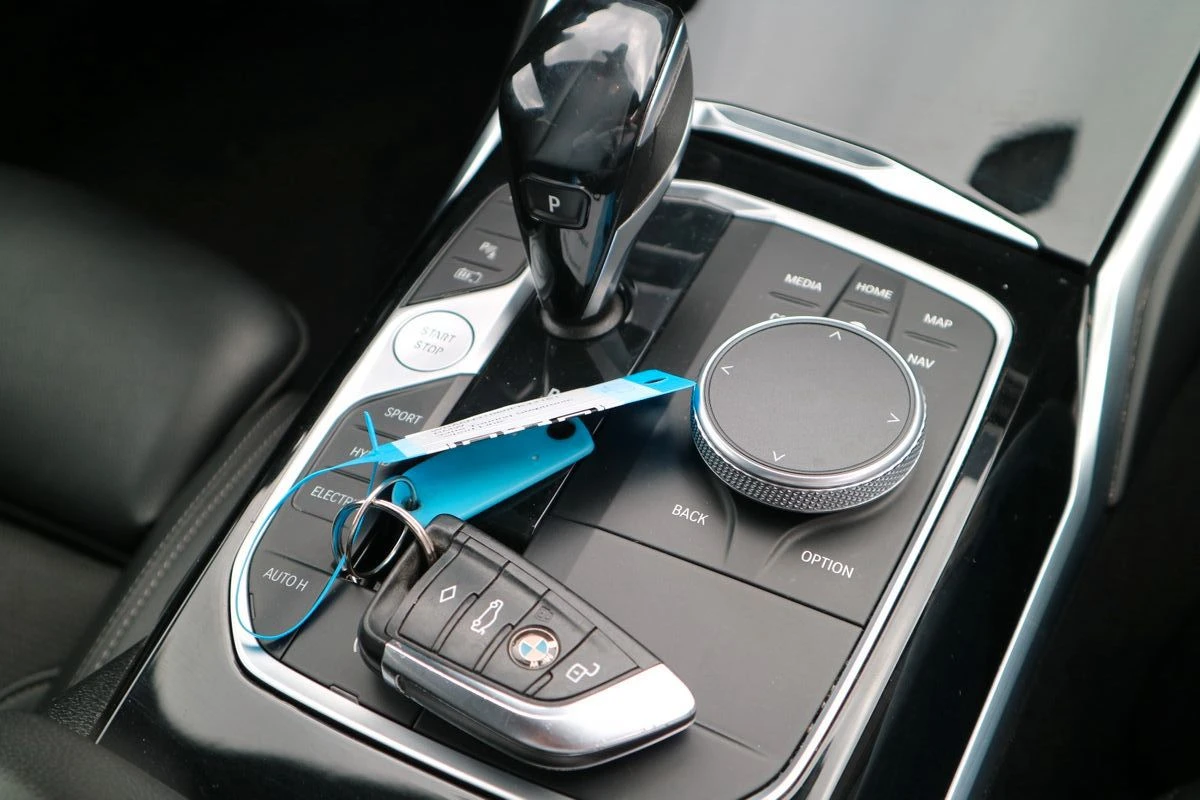 BMW 330 e/TOURING/SPORT-LINE/184HP/HEAD-UP/360/NAVI/E187 | Mobile.bg   16