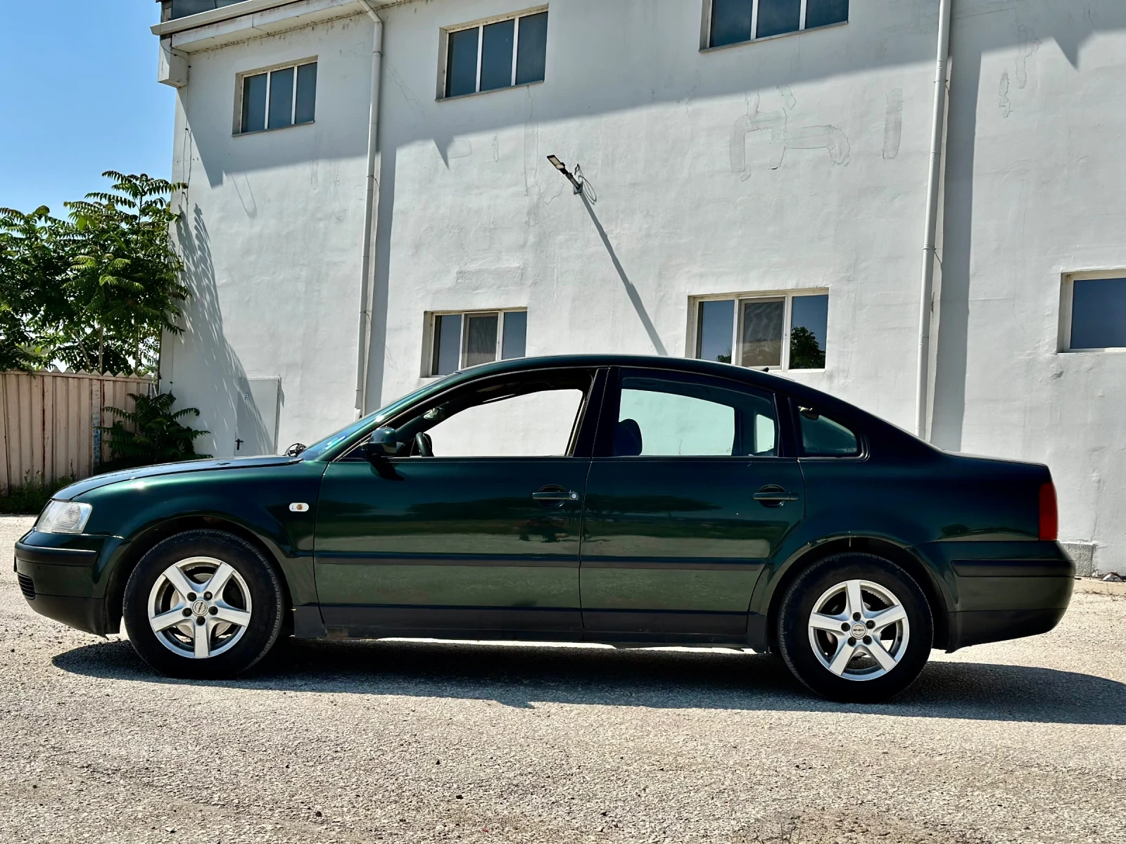 VW Passat 1.8 125кс - изображение 4