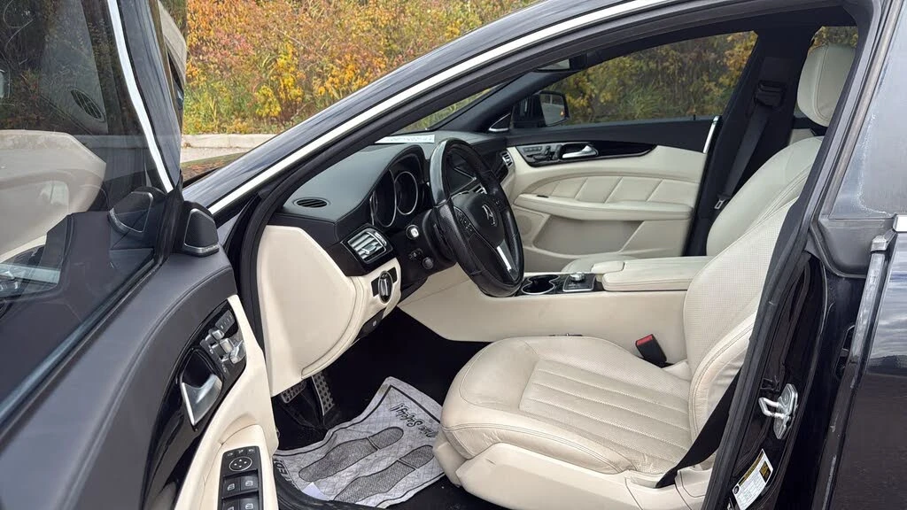 Mercedes-Benz CLS 550 4Matic* АвтоКредит* (ЦЕНА ДО БГ) - изображение 7