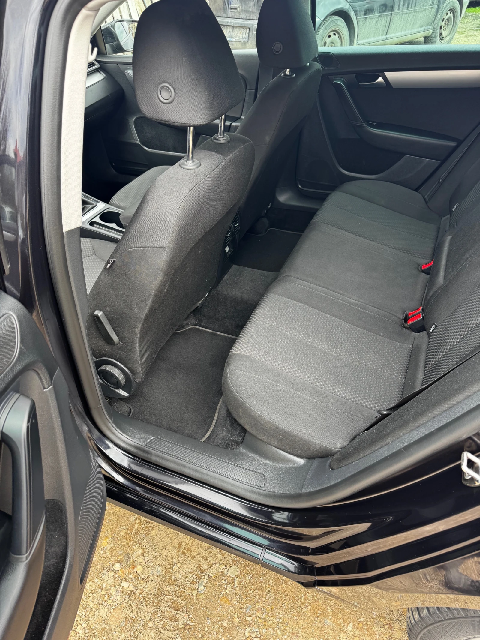 VW Passat 1.6TDI-105* KLIMA* NOV VNOS*  | Mobile.bg � ����������� 14