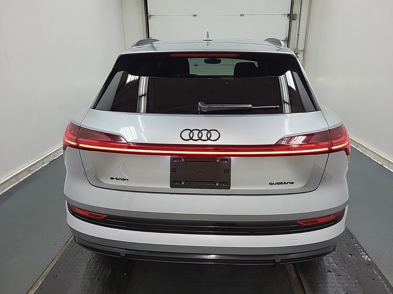 Audi E-Tron TECHNIK * * CARFAX * * БЕЗ ИНЦИДЕНТИ * *  - изображение 5