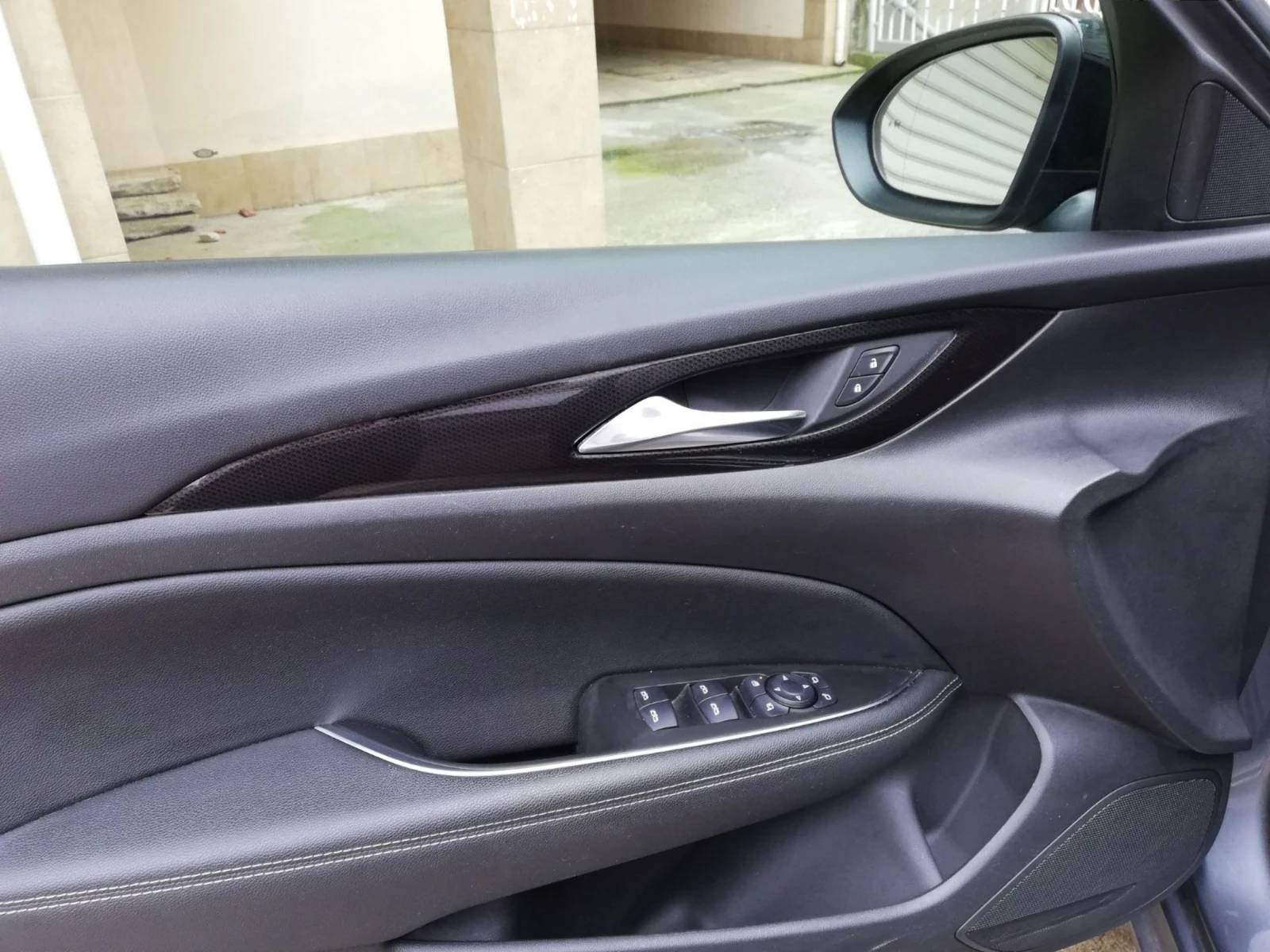 Opel Insignia, снимка 6 - Автомобили и джипове - 53728741