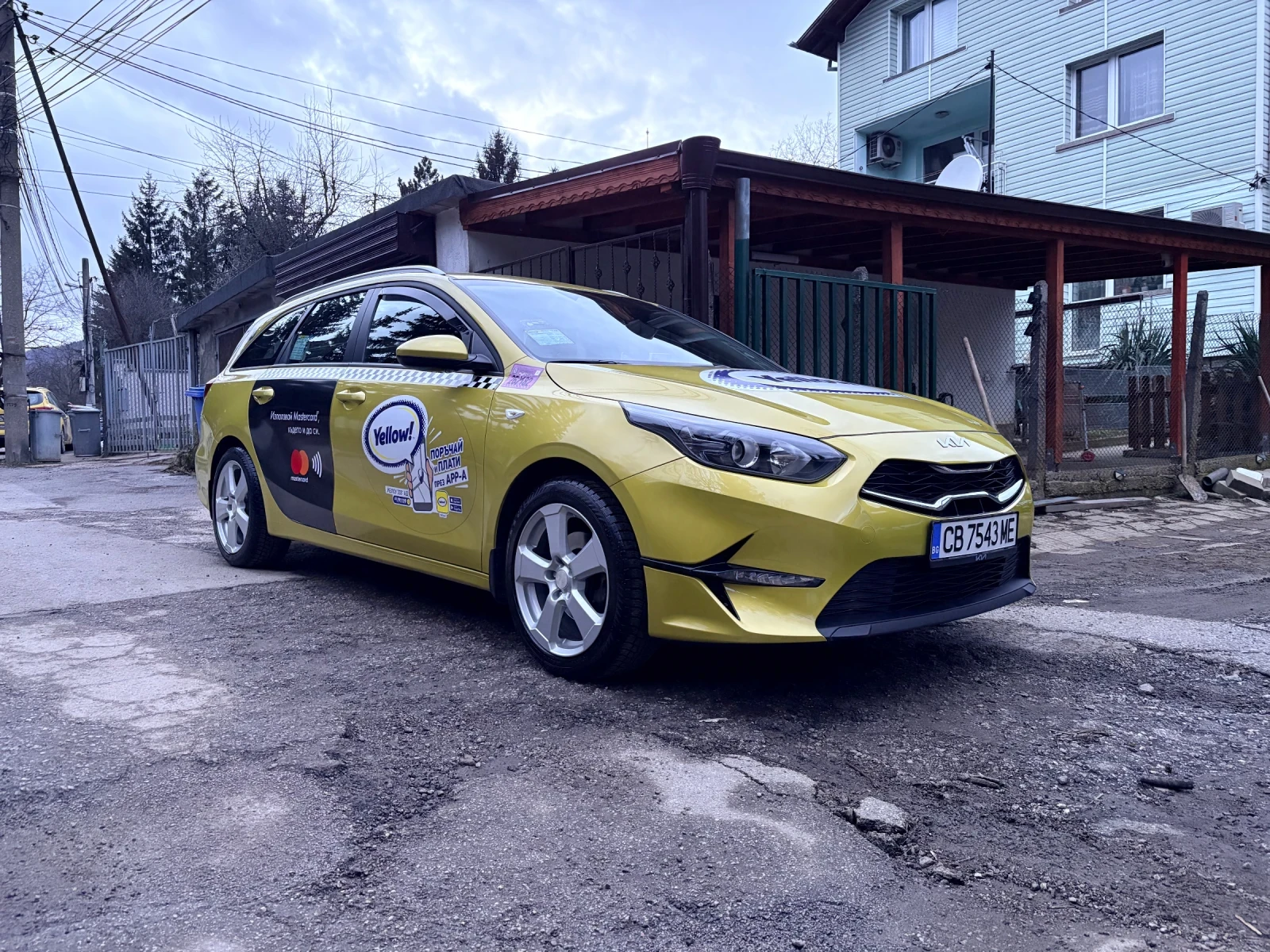 Kia Ceed 1.5T, снимка 3 - Автомобили и джипове - 53957198