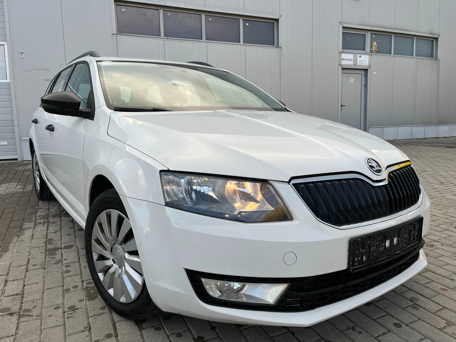 Skoda Octavia 1.4 TSI 140 к.с. Бензин ТUV-Германия, снимка 2 - Автомобили и джипове - 54212986