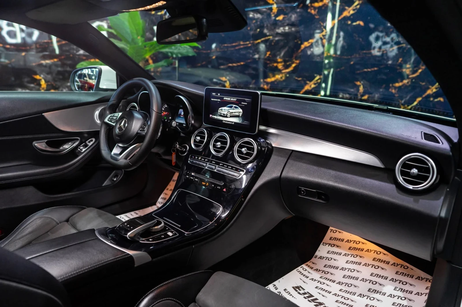 Mercedes-Benz C 250 D COUPE AMG LINE LED NAVI ПАНО BURM ЛИЗИНГ 100%, снимка 12 - Автомобили и джипове - 54892197