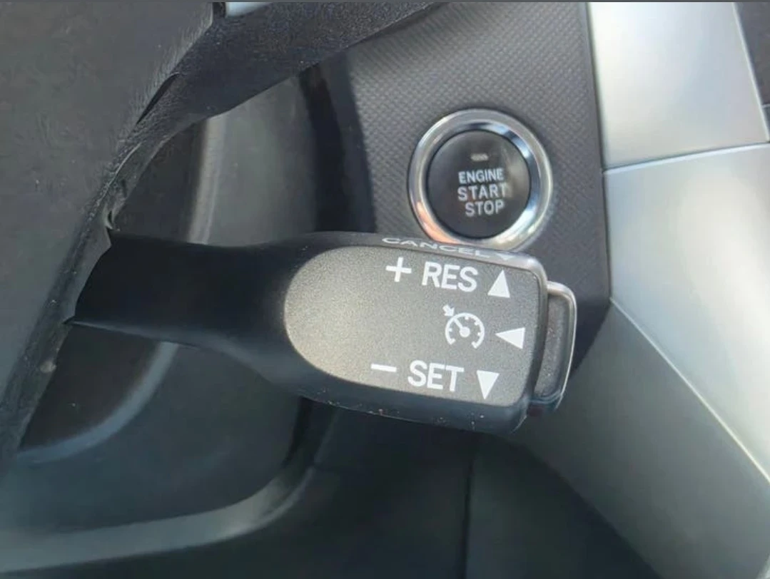 Toyota Auris 1.6 бензин , безключово, климатроник, снимка 5 - Автомобили и джипове - 54918728