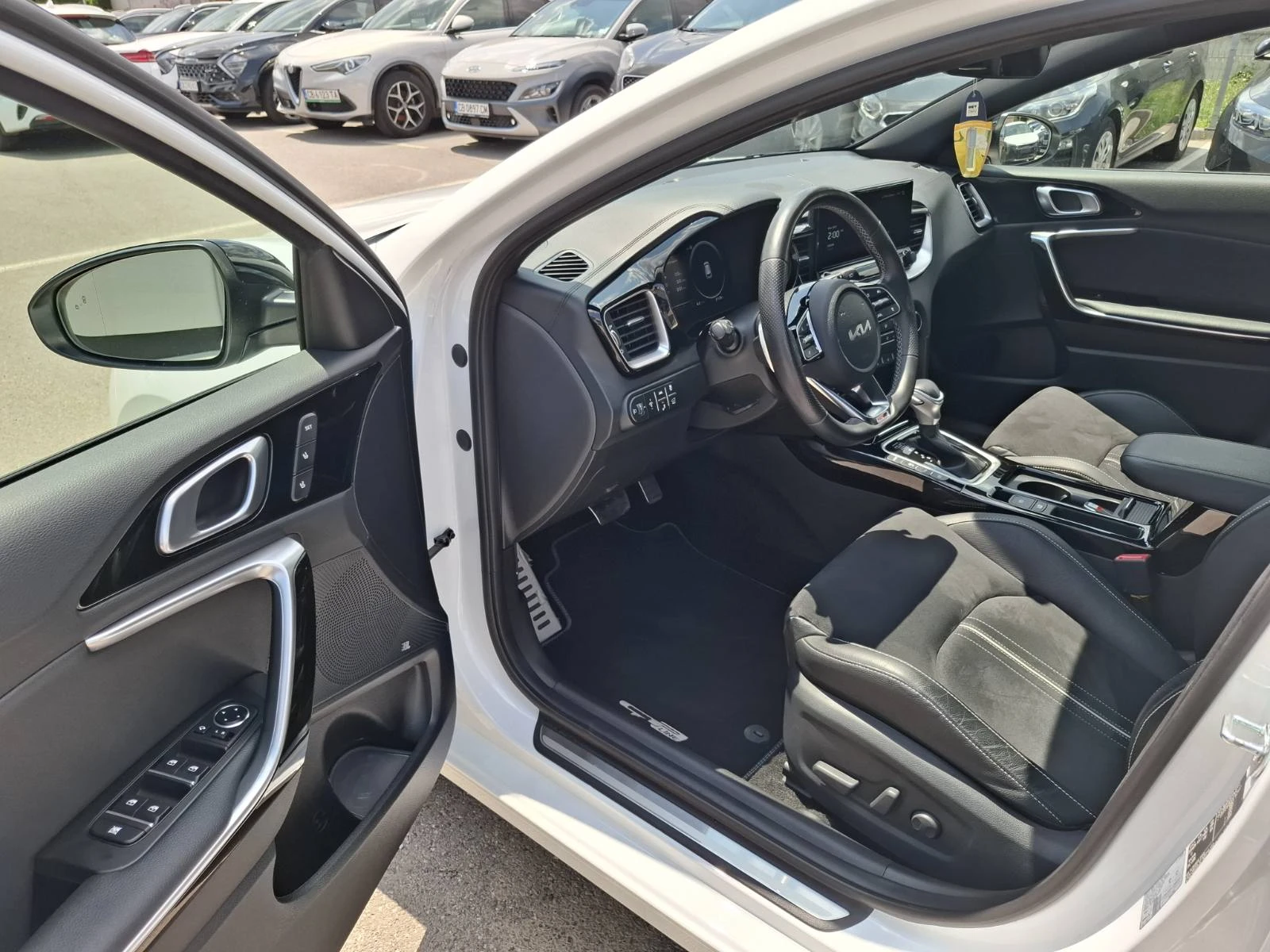 Kia Ceed 1.6 T-gdi GTLine Гаранция, снимка 10 - Автомобили и джипове - 55175810