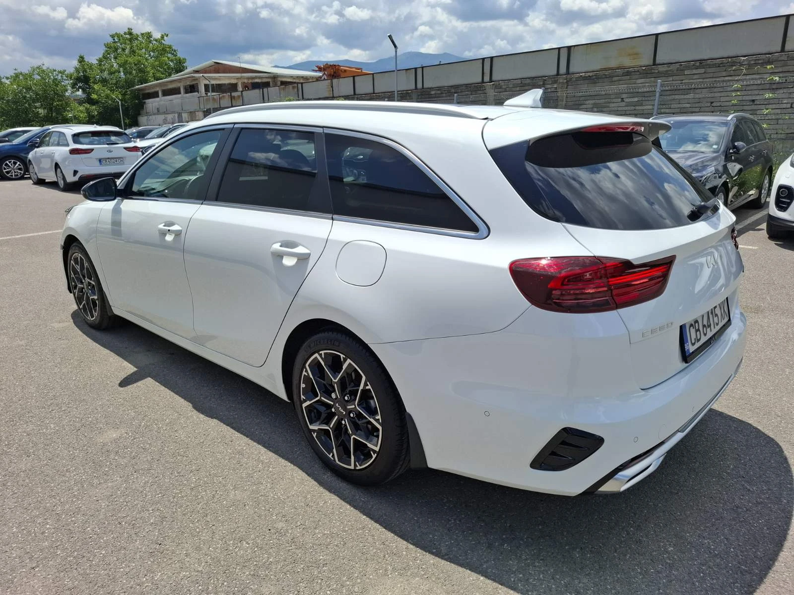 Kia Ceed 1.6 T-gdi GTLine Гаранция, снимка 6 - Автомобили и джипове - 55175810