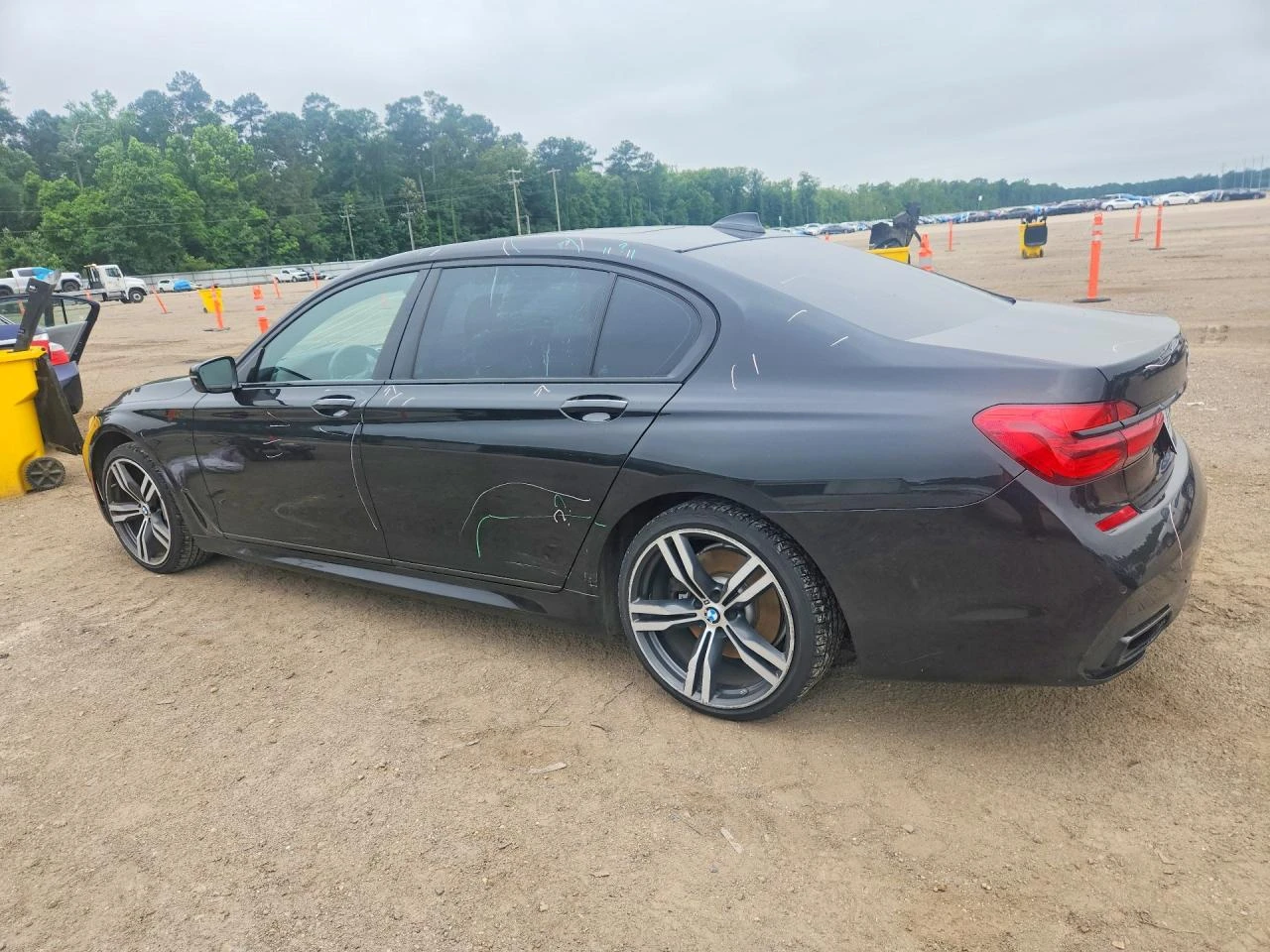 BMW 740 M PACK| HARMAN/KARDON| PANO| 360, снимка 4 - Автомобили и джипове - 55254302