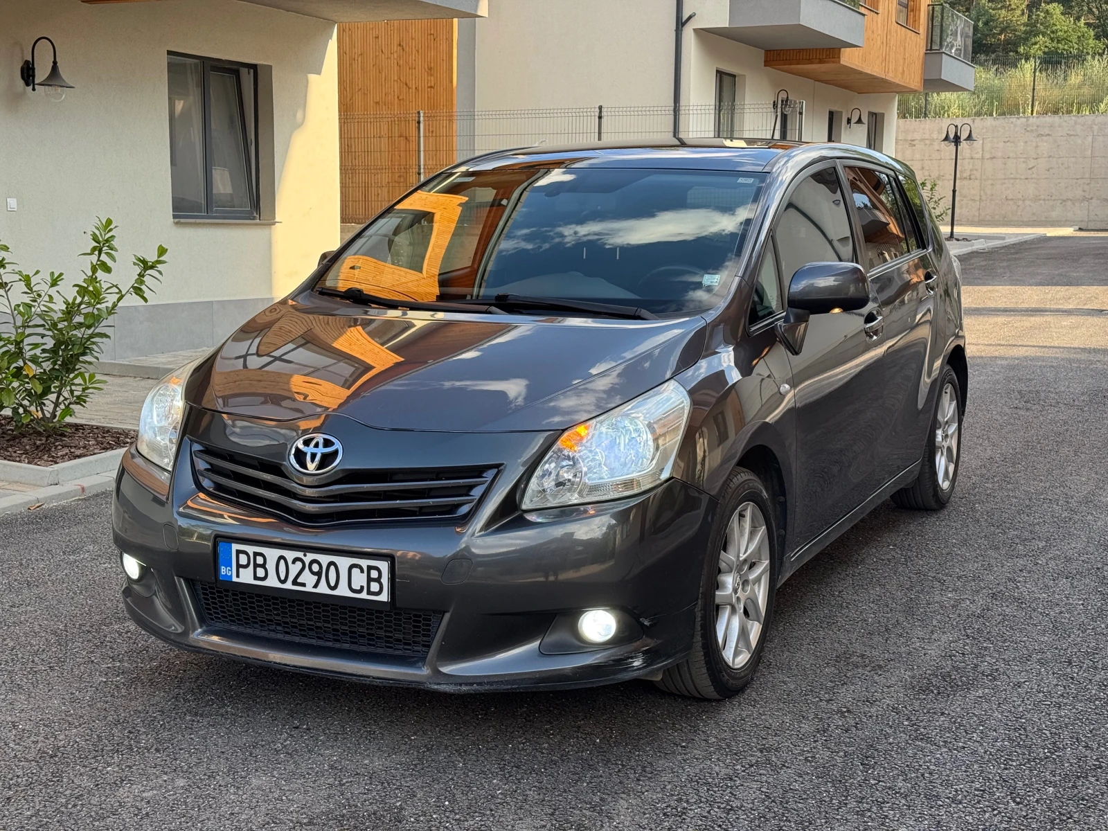 Toyota Verso 2.0 D4D/Панорама Подгрев/ Keyless