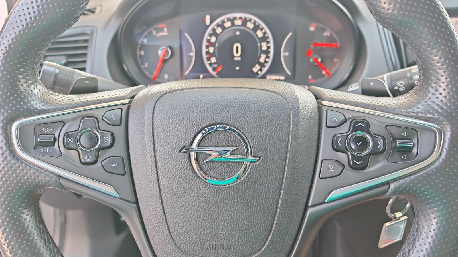 Opel Insignia 2.0CDTI-160k.НАПЪЛНО ОБСЛУЖЕНА ТОП, снимка 15 - Автомобили и джипове - 55841552