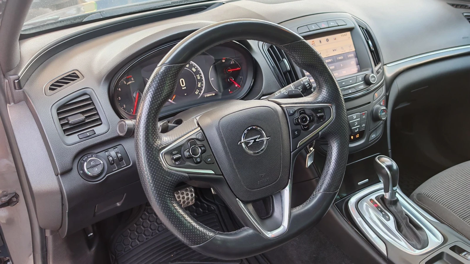 Opel Insignia 2.0CDTI-160k.НАПЪЛНО ОБСЛУЖЕНА ТОП, снимка 10 - Автомобили и джипове - 55841552