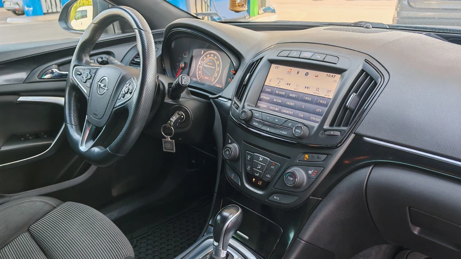 Opel Insignia 2.0CDTI-160k.НАПЪЛНО ОБСЛУЖЕНА ТОП, снимка 8 - Автомобили и джипове - 55841552