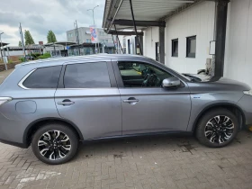 Mitsubishi Outlander Plug in Hybrid 2, 0 4WD, снимка 4