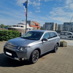 Mitsubishi Outlander Plug in Hybrid 2, 0 4WD, снимка 2