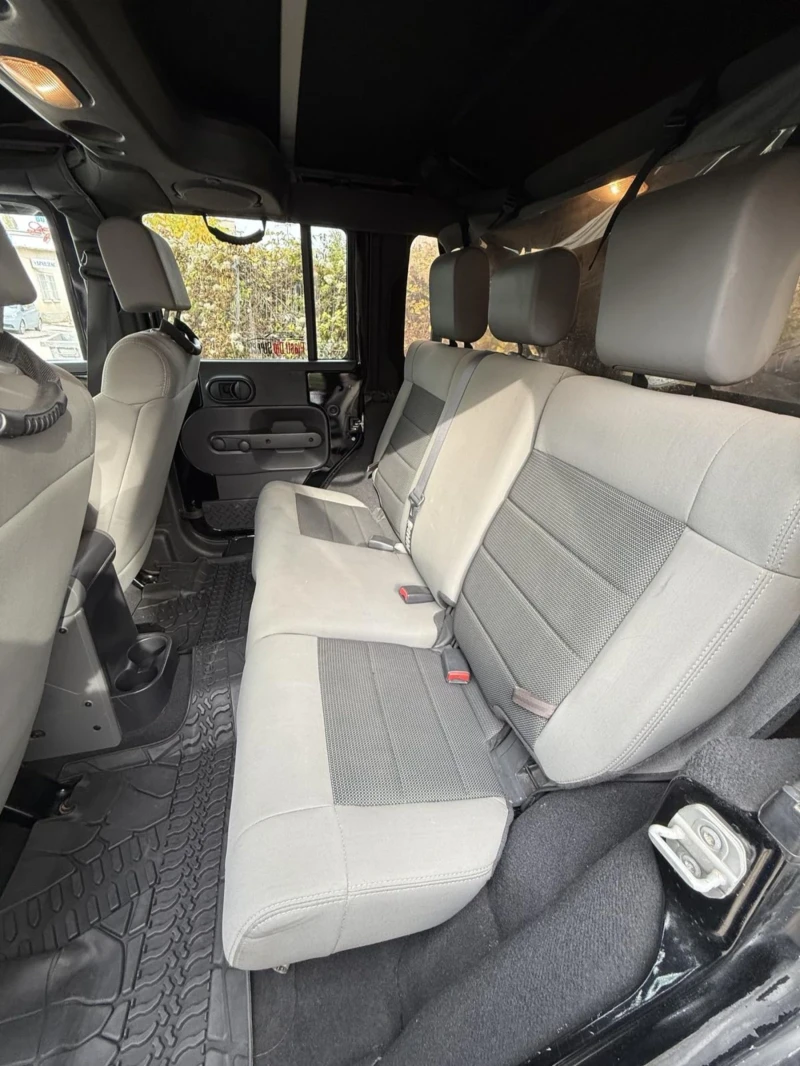 Jeep Wrangler, снимка 8 - Автомобили и джипове - 52460441