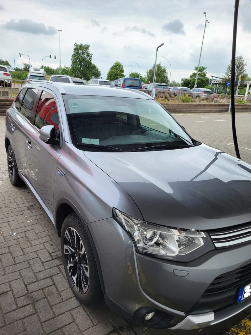 Mitsubishi Outlander Plug in Hybrid 2, 0 4WD, снимка 8 - Автомобили и джипове - 49513283