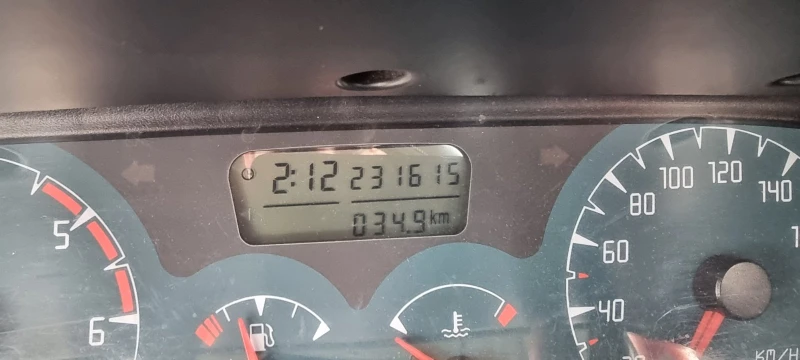 Nissan Terrano, снимка 10 - Автомобили и джипове - 53264546