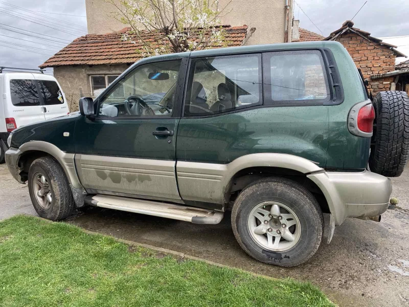 Nissan Terrano, снимка 2 - Автомобили и джипове - 53264546