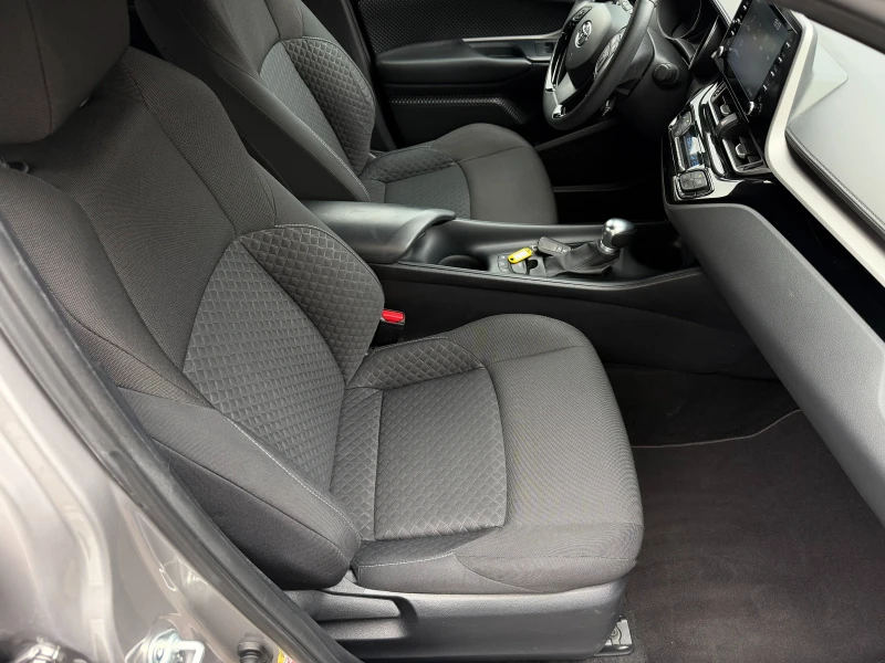 Toyota C-HR 1.8I* СЕРВИЗНА КНИЖКА* ПЪЛНА  ИСТОРИЯ В ТОЙОТА, снимка 13 - Автомобили и джипове - 53512725