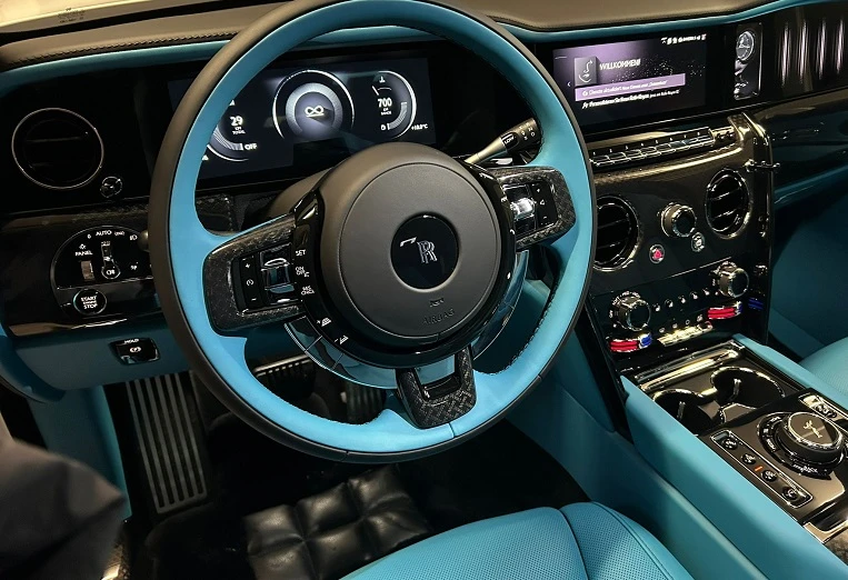 Rolls-Royce Cullinan Black Badge = NEW = Гаранция - изображение 6