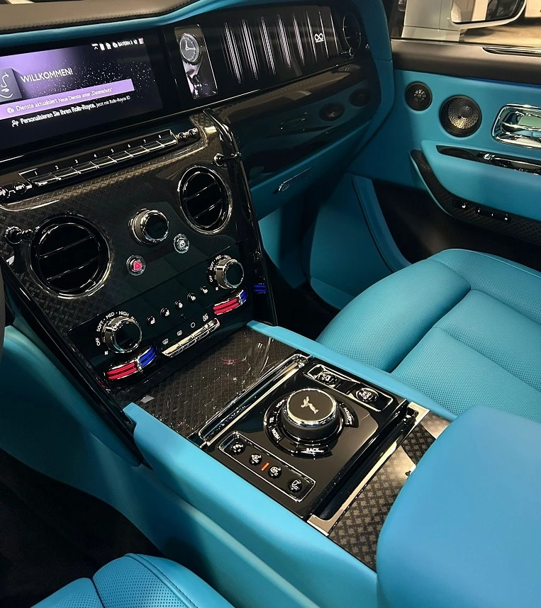 Rolls-Royce Cullinan Black Badge = NEW = Гаранция - изображение 7