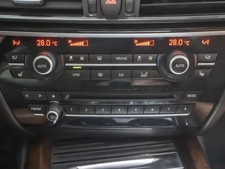BMW X5 xDrive35i| H/K| Памет| Подгреви| Пано| 360| , снимка 8 - Автомобили и джипове - 54356326