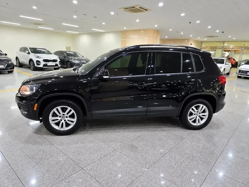 VW Tiguan 2.0 Tsi 5N, снимка 3 - Автомобили и джипове - 56656625