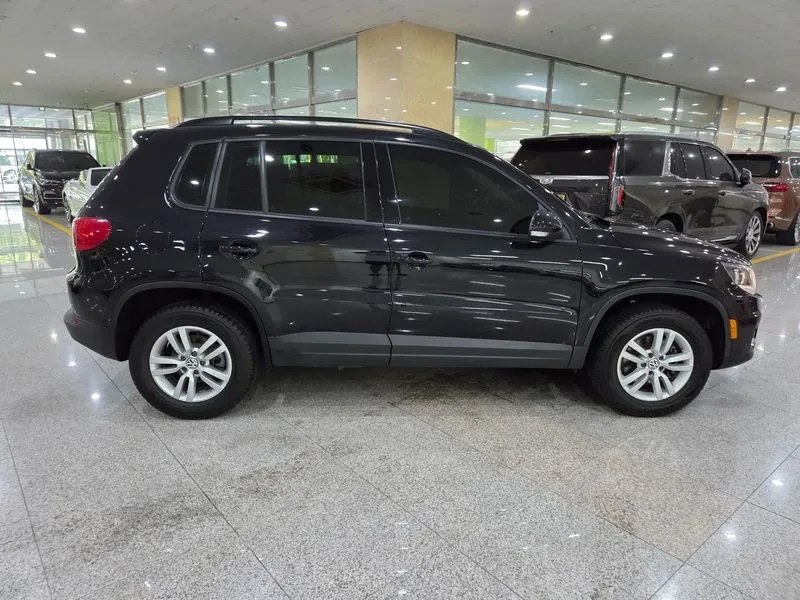 VW Tiguan 2.0 Tsi 5N, снимка 5 - Автомобили и джипове - 56656625