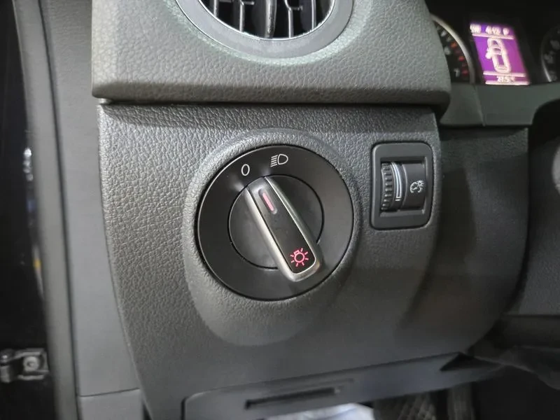 VW Tiguan 2.0 Tsi 5N, снимка 16 - Автомобили и джипове - 56656625